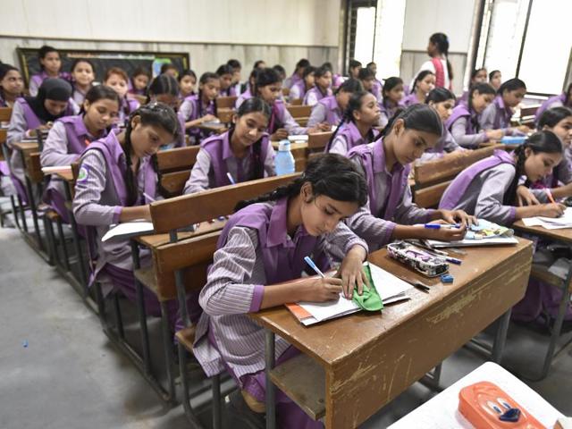 Govt plans incentives for states to boost school education